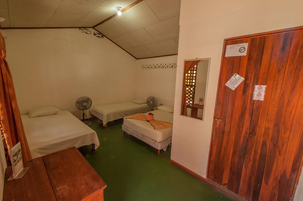 Cabinas Balcon Del Mar 토르투게로 외부 사진