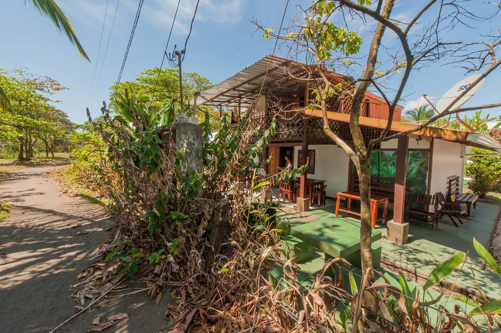 Cabinas Balcon Del Mar 토르투게로 외부 사진