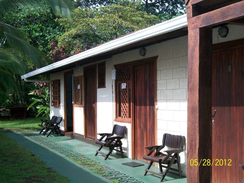 Cabinas Balcon Del Mar 토르투게로 외부 사진