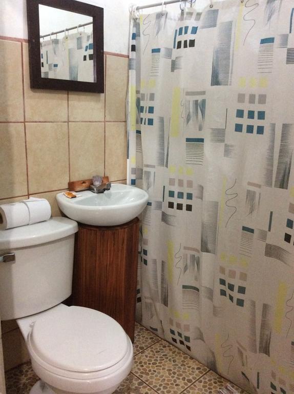 Cabinas Balcon Del Mar 토르투게로 객실 사진